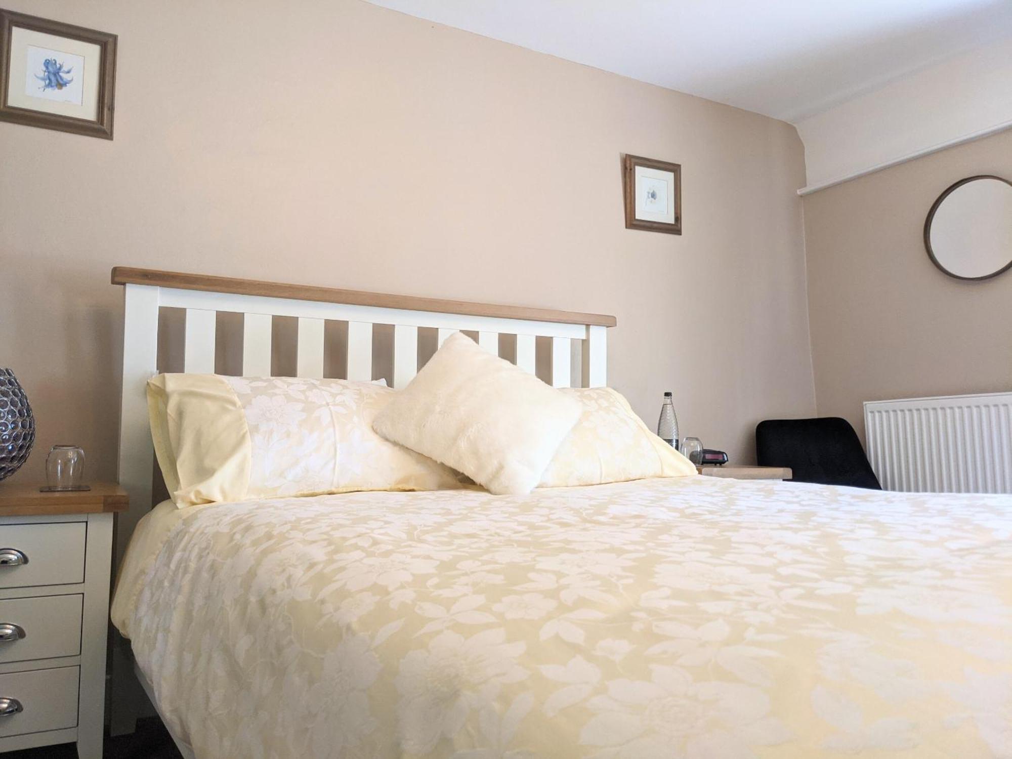 The Bell Inn Thorpe-le-Soken Room photo